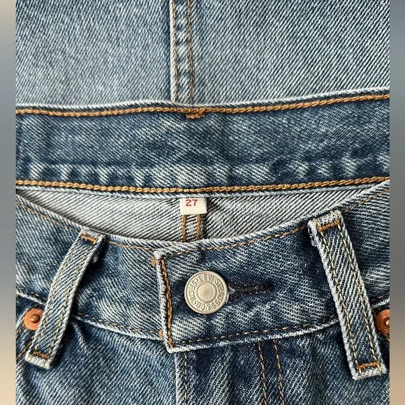🔥HP🔥 LEVI’S Denim Mini Skirt in Size 27 - Picture 11 of 13